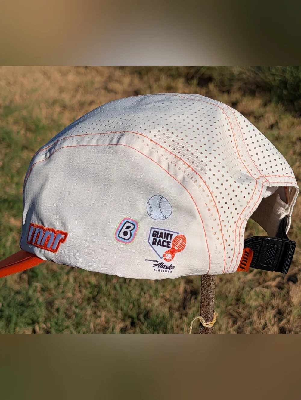rnnr San Francisco Base To Breakers Pacer Running Hat Giant Race Cap 56cm White